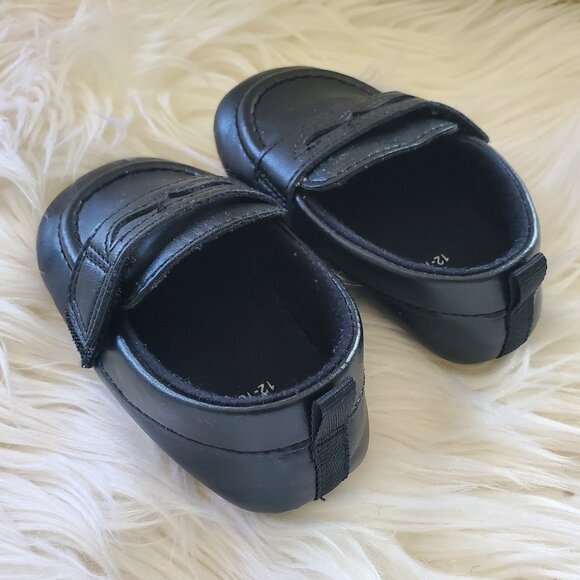 Gap Boy's Black Loafer & Sneaker Bundle SZ 12-18 M - Picture 6 of 14